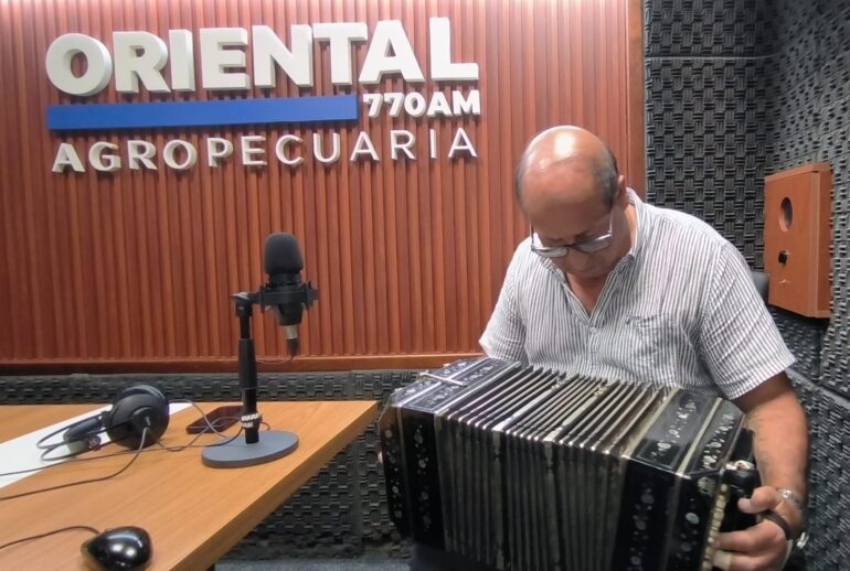 Óscar Ramírez visitó el estudio de La Peña de Fogón Oriental