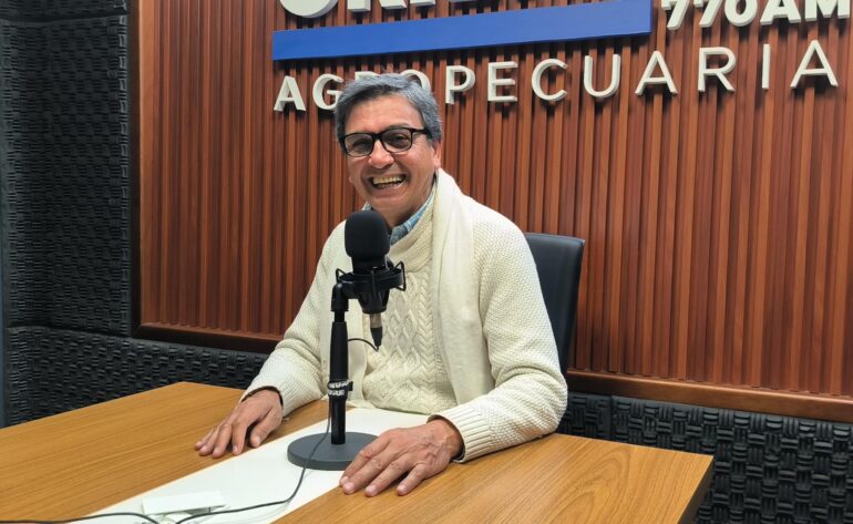 Horacio Merlo visitó Fogón Oriental para hablar de teatro, radio y su historia personal.